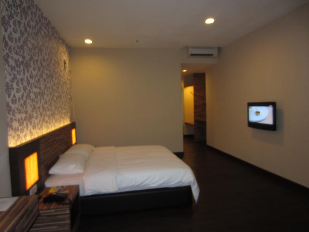 Waterfront Boutique Hotel Port Dickson Room photo