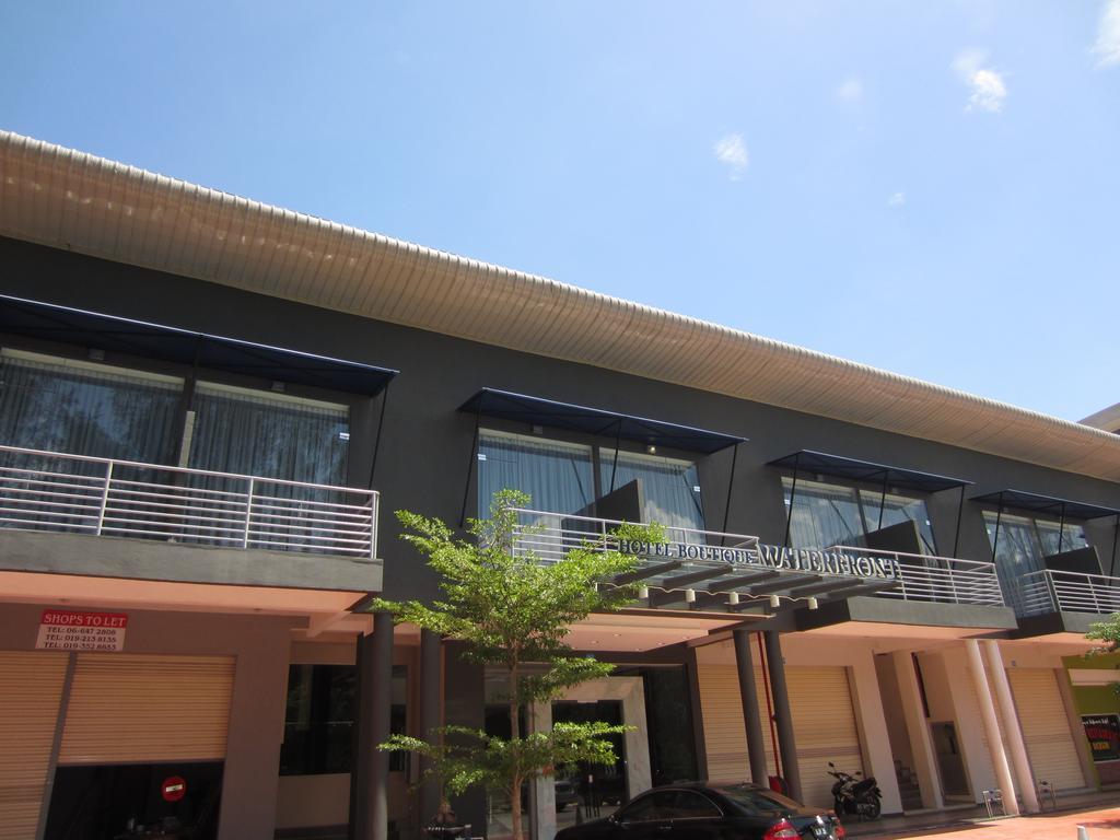 Waterfront Boutique Hotel Port Dickson Exterior photo