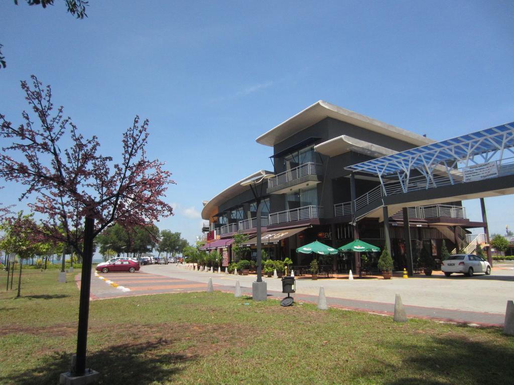 Waterfront Boutique Hotel Port Dickson Exterior photo